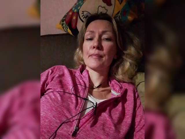 le modèle blue_Flame est en webcam porno dans un show sur le site bongacams, il possède les tags suivants: White/Caucasian,Blonde,Shaved