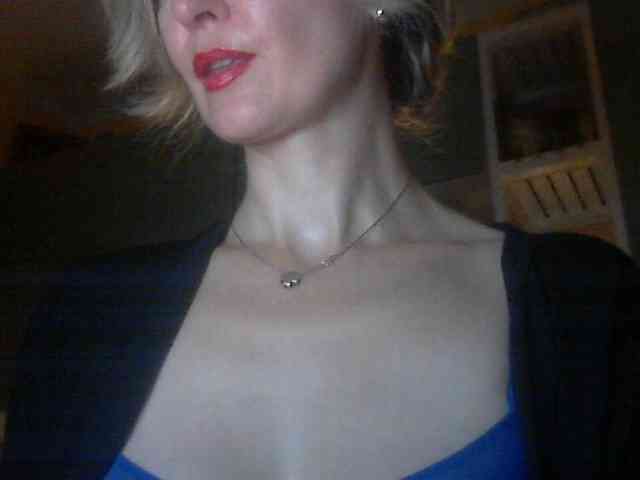 Blue_flame's cam show statistics and live stream