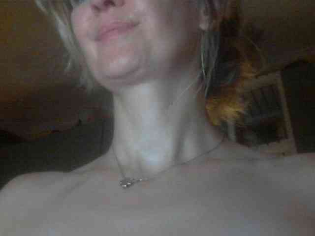 Blue_flame's cam show statistics and live stream