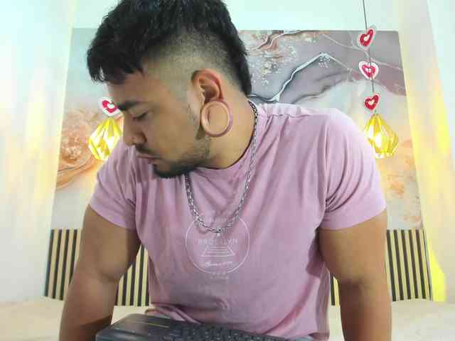 BrianMalonee Sex Cam Show