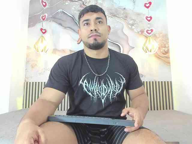 BrianMalonee Sex Cam Show