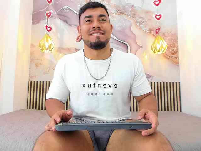 BrianMalonee Sex Cam Show