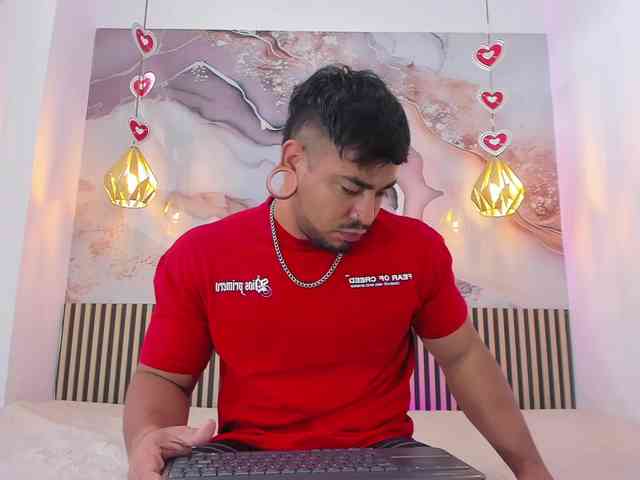 BrianMalonee Sex Cam Show