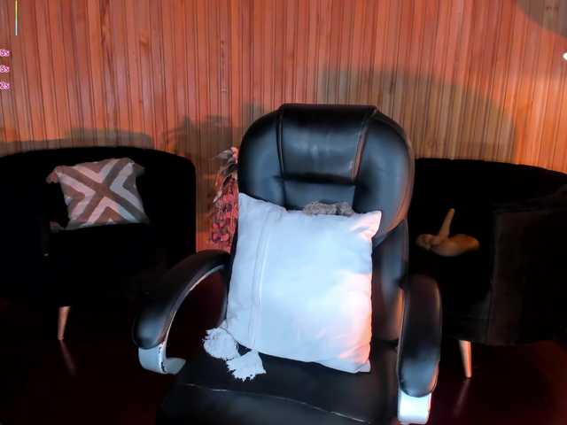 AlessaRomero live cam on BongaCams