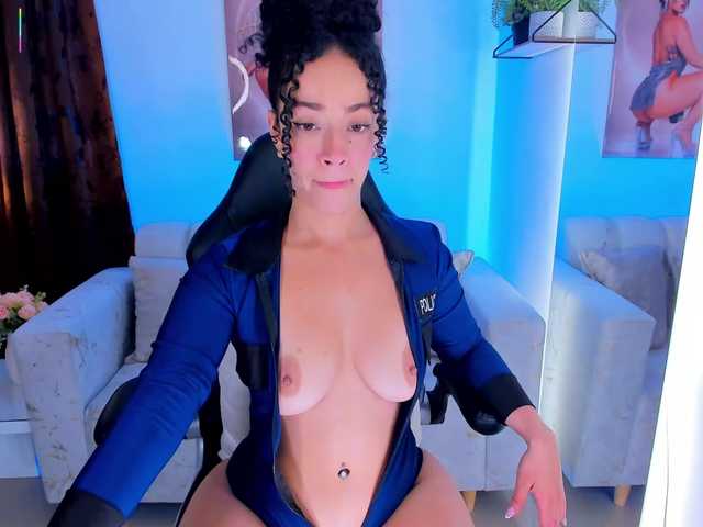 AlessaRomero live cam on BongaCams