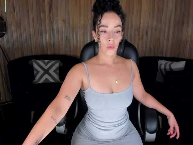 AlessaRomero live cam on BongaCams