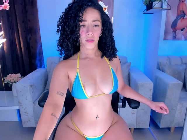 AlessaRomero live cam on BongaCams