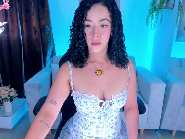 AlessaRomero live cam on BongaCams