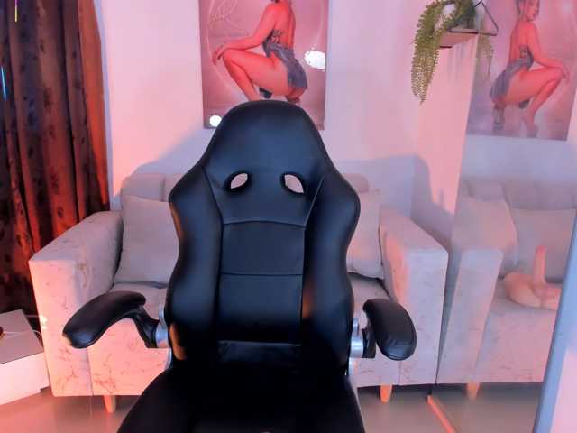 AlessaRomero live cam on BongaCams