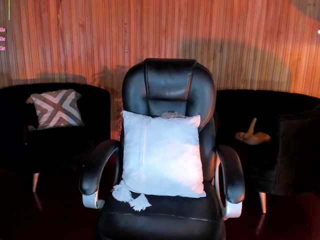AlessaRomero live cam on BongaCams