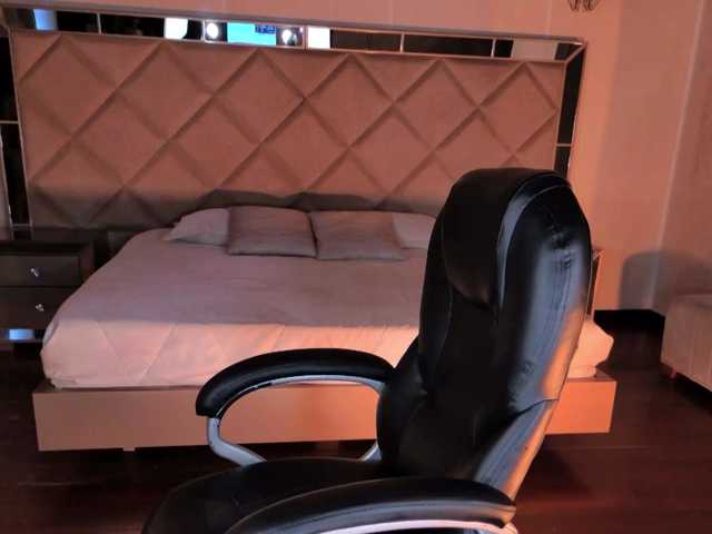 AlessaRomero live cam on BongaCams