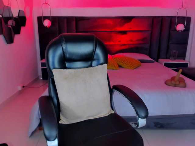 AlessaRomero live cam on BongaCams