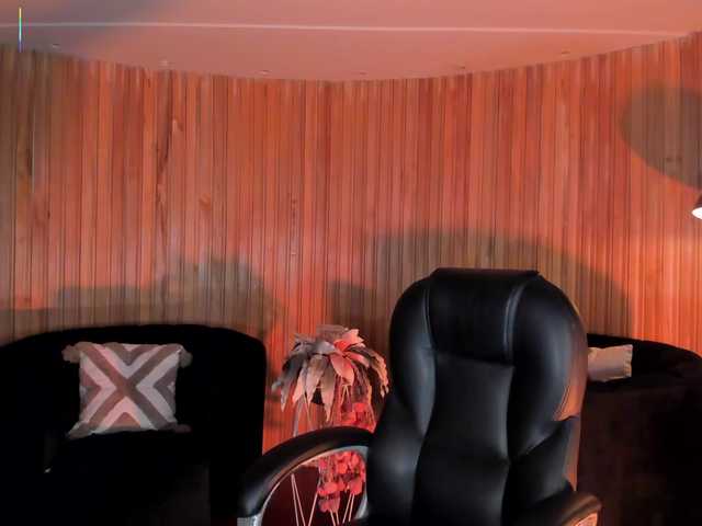 AlessaRomero live cam on BongaCams