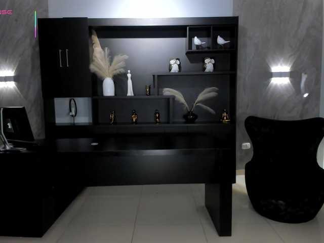 AlessaRomero Live Cam and Statistics on UnifiedCams