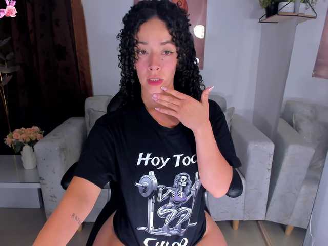 AlessaRomero live cam on BongaCams
