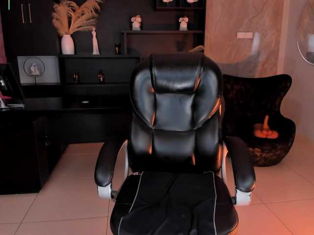 AlessaRomero live cam on BongaCams