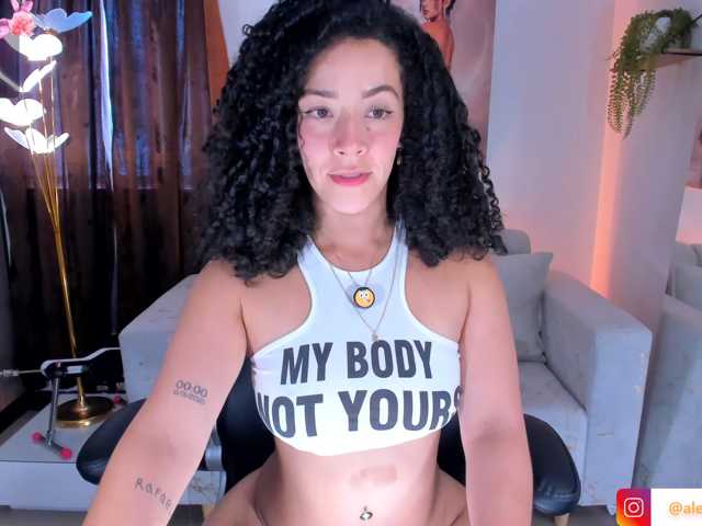 AlessaRomero live cam on BongaCams