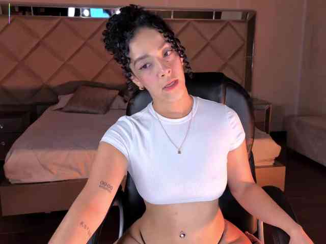 AlessaRomero webcam