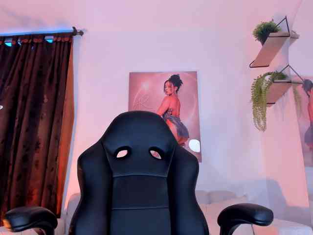 AlessaRomero AlessaRomero