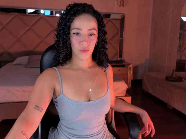 AlessaRomero webcam