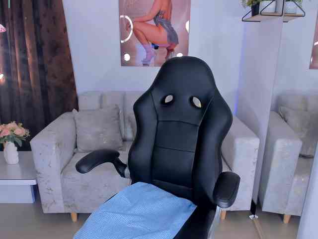 AlessaRomero webcam