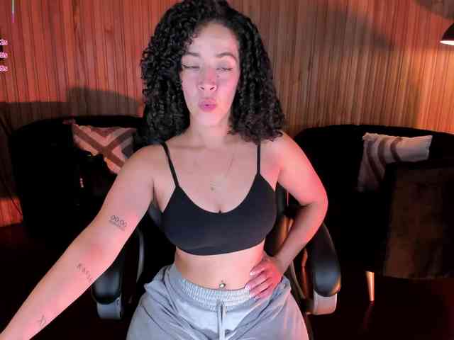AlessaRomero webcam