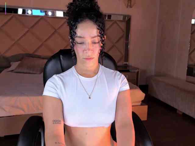 AlessaRomero webcam