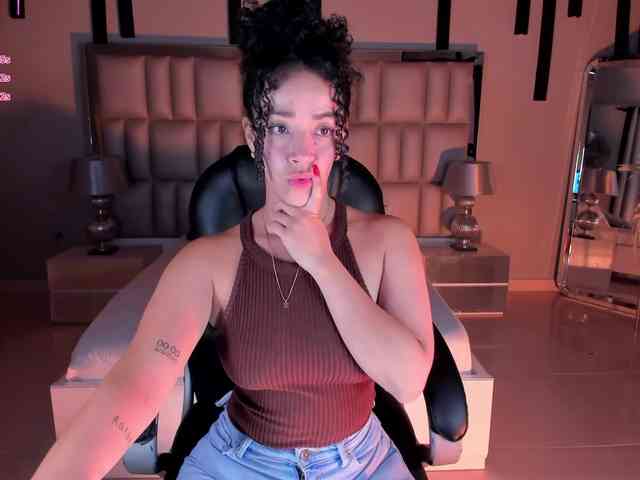 AlessaRomero webcam