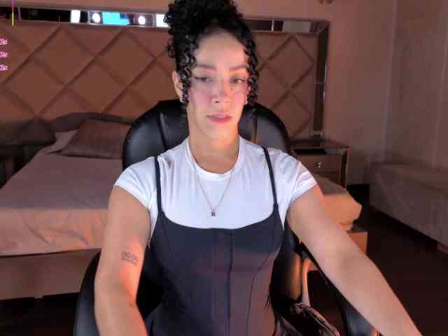 AlessaRomero webcam