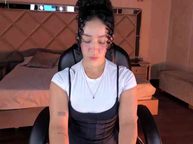 AlessaRomero webcam
