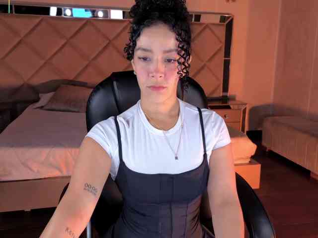 AlessaRomero webcam