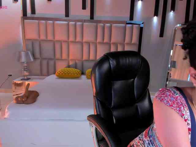 AlessaRomero webcam