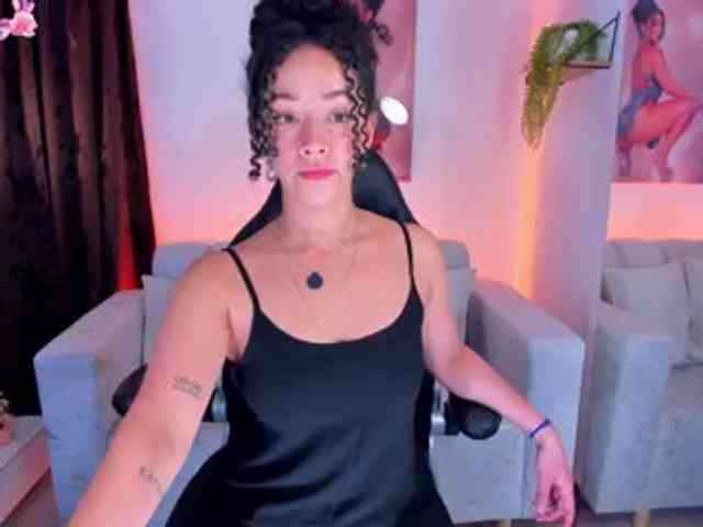 AlessaRomero webcam