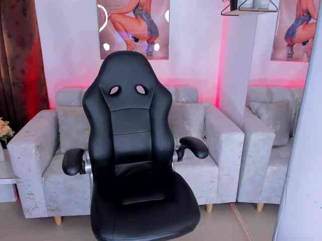 AlessaRomero webcam