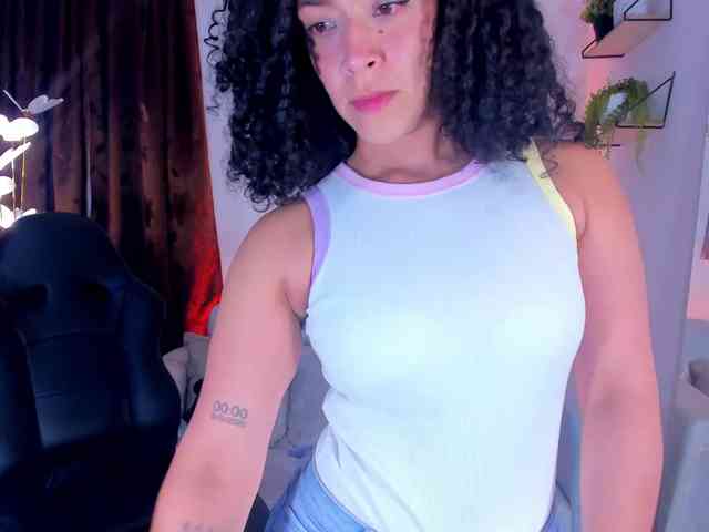 AlessaRomero webcam