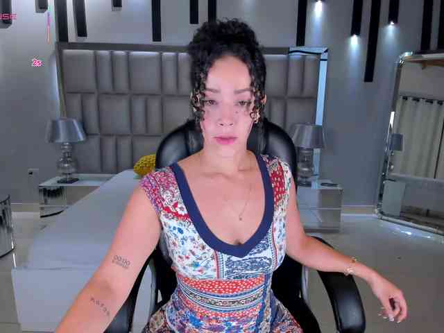 AlessaRomero webcam