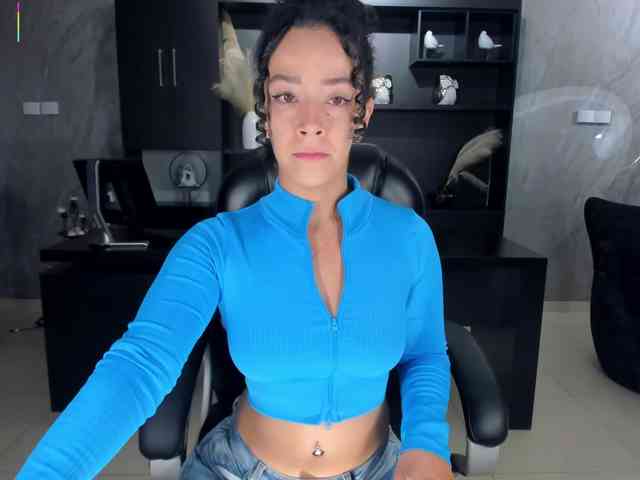 AlessaRomero webcam