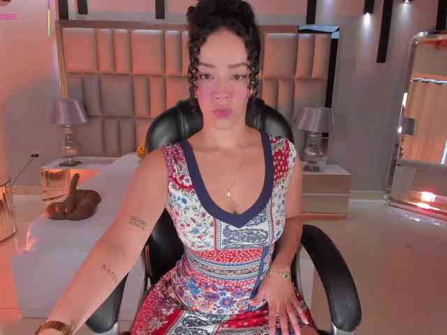 AlessaRomero webcam