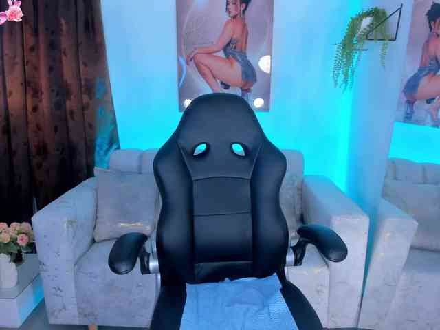 AlessaRomero webcam