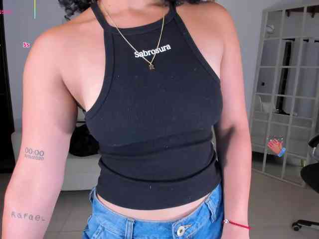 AlessaRomero webcam