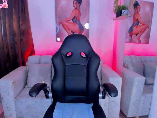 AlessaRomero webcam