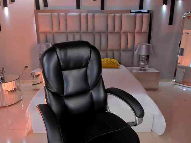 AlessaRomero webcam