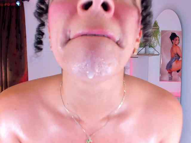 AlessaRomero webcam