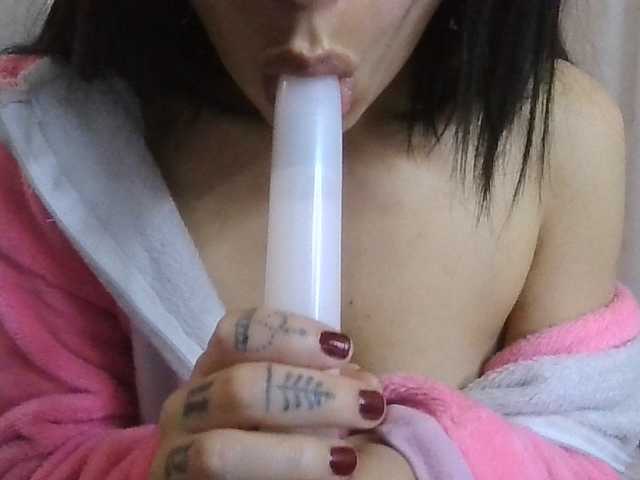 TaylorMegan live cam on BongaCams