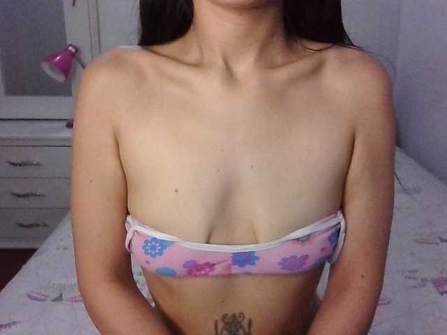 TaylorMegan live cam on BongaCams