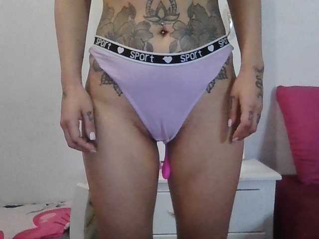 TaylorMegan live cam on BongaCams
