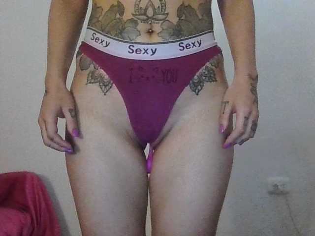 TaylorMegan live cam on BongaCams