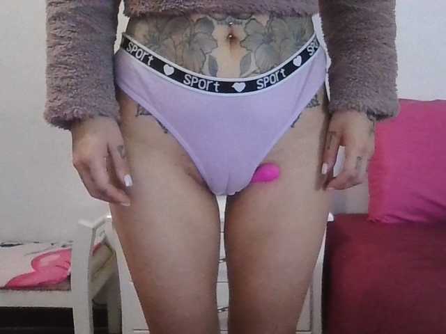 TaylorMegan live cam on BongaCams