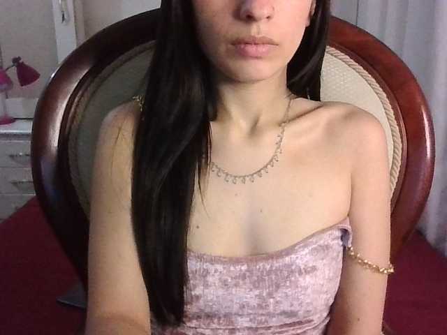 TaylorMegan live cam preview