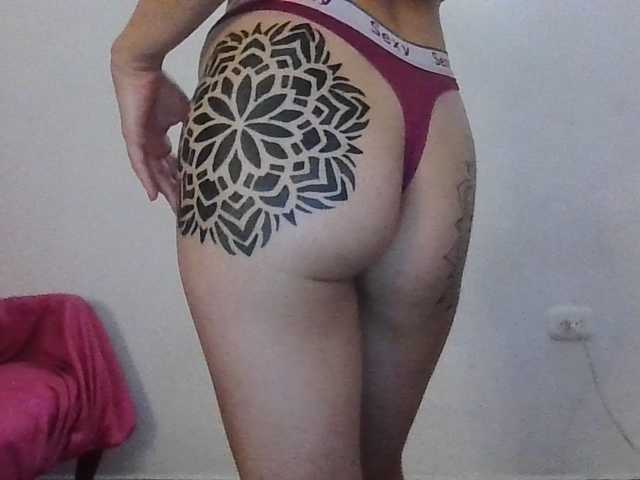TaylorMegan live cam on BongaCams